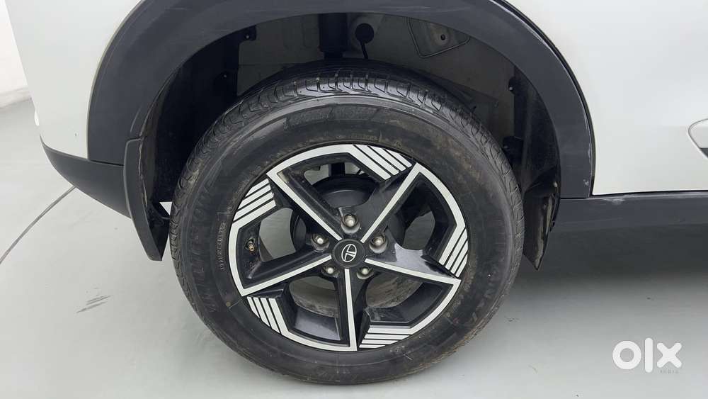 Tata Nexon Creative Plus 1.2 Revotron Petrol 7dca Dt, 2025, Petrol
