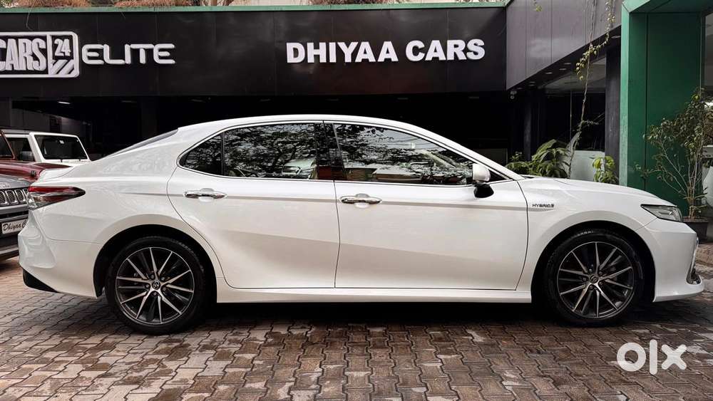 Toyota Camry Hybrid, 2022, Petrol