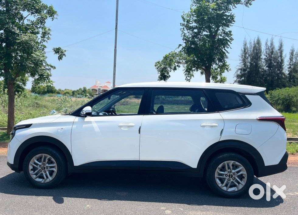 Kia Carens, 2022, Petrol