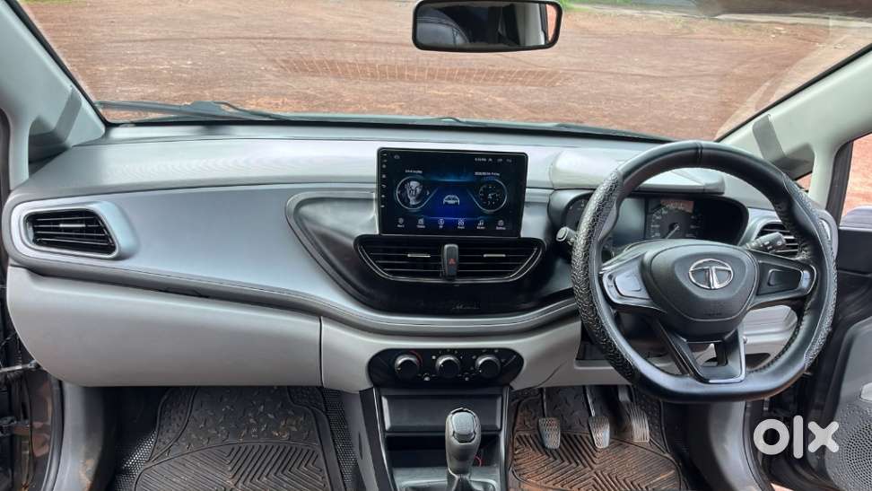 Tata Altroz 1.2 Xe, 2020, Petrol