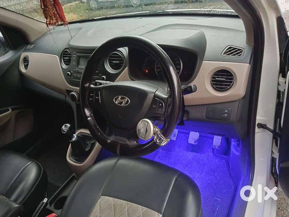 Hyundai Grand I10 Sportz, 2016, Petrol