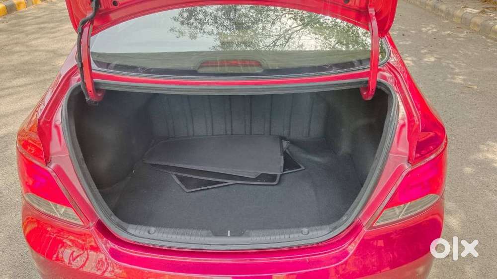 Hyundai Verna Sx(o) Petrol At, 2015, Petrol