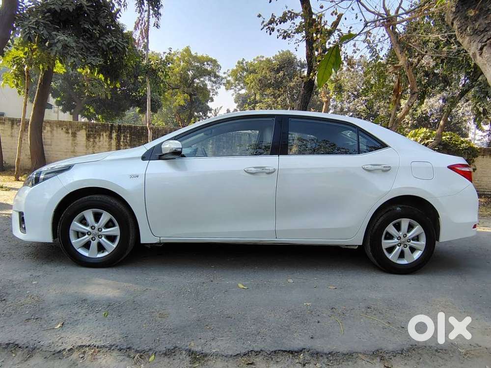 Toyota Corolla Altis 2013-2017 G At, 2015, Petrol