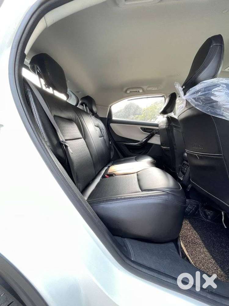 Tata Curvv Crtv Amt, 2025, Petrol