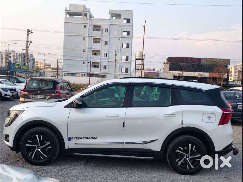 Mahindra Xuv700 2.2 Ax 3 Diesel At 5 Str, 2022, Diesel