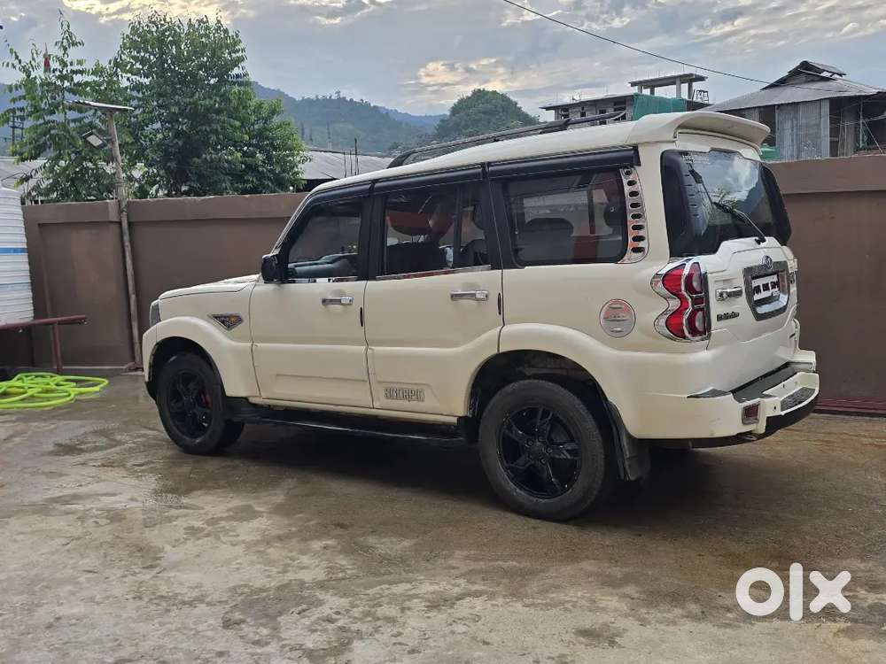 Mahindra Scorpio S10 2018 Diesel 120000 Km Driven