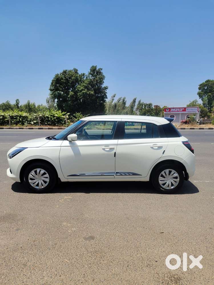 Maruti Suzuki Swift Vxi + Manual, 2025, Petrol