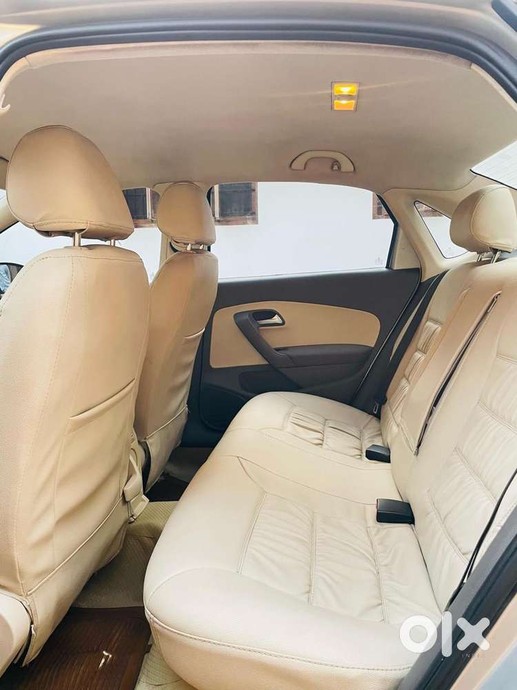 Volkswagen Vento 2010-2013 Petrol Highline, 2011, Petrol