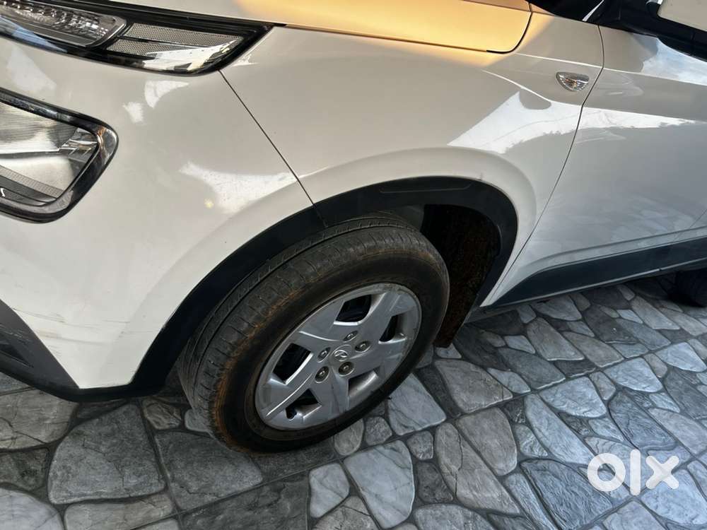 Hyundai Venue 2022 Petrol Well Maintained