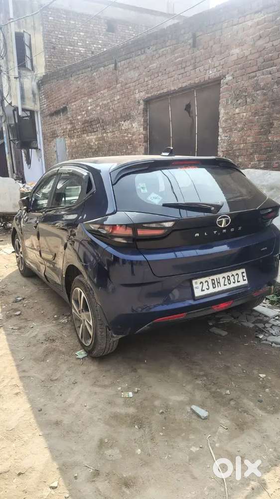Top Model Tata Altroz Xz(os) 2023 Cng  73000 Km Driven
