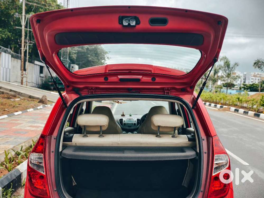 Lady-driven Hyundai I10 Asta(o) Automatic Sunroof &ndash; Loved, Maintained