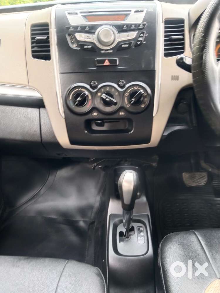 Maruti Suzuki Ertiga Vxi At Petrol, 2016, Petrol