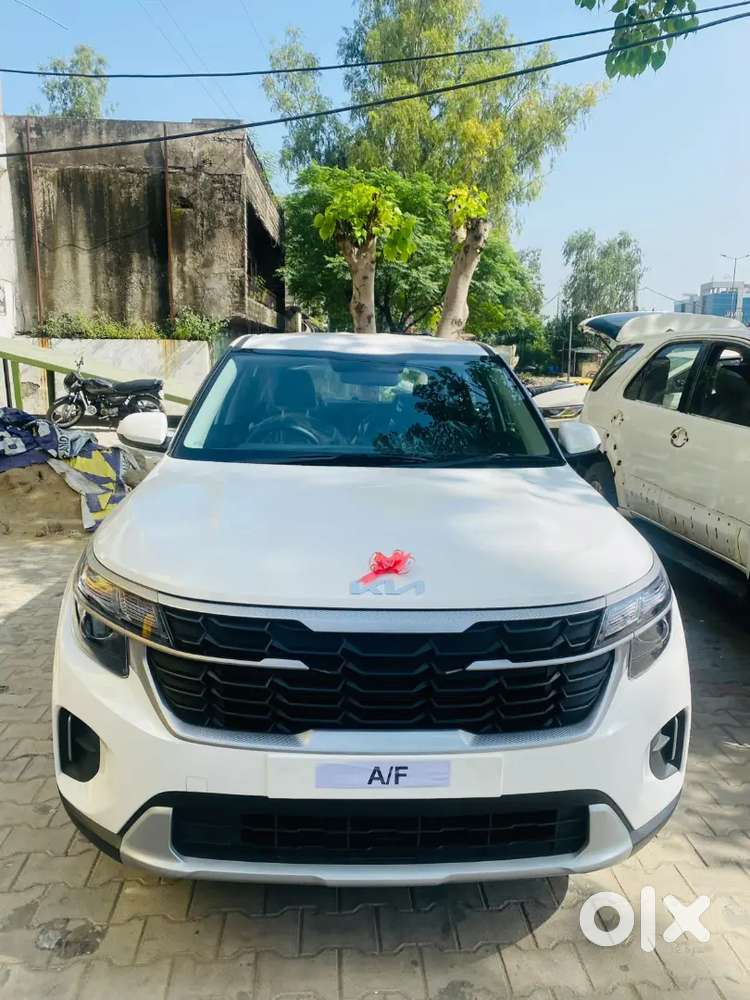 Best Car White Colour Fully Cleaned