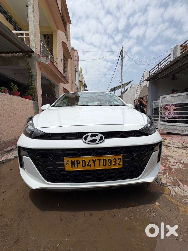 Hyundai Aura Petrol 2025