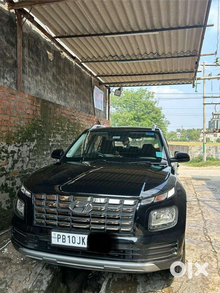 Hyundai Venue 2024 Petrol Good Condition