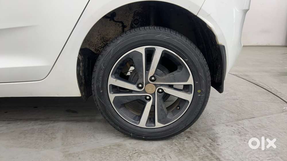 Tata Altroz Xz Plus (s) Diesel, 2023, Diesel
