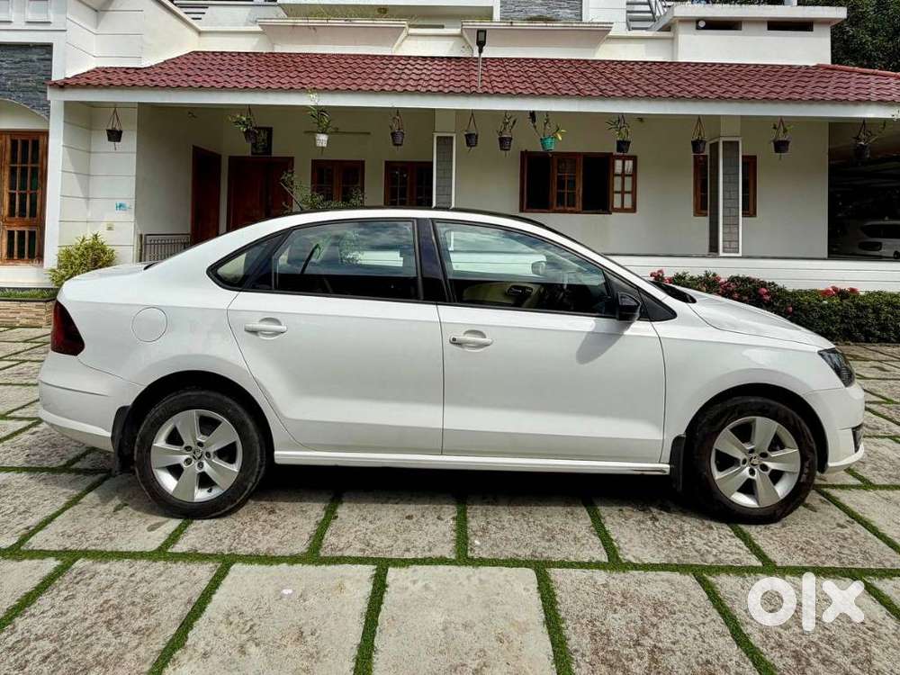 Skoda Rapid 1.0 Tsi Ambition, 2021, Petrol