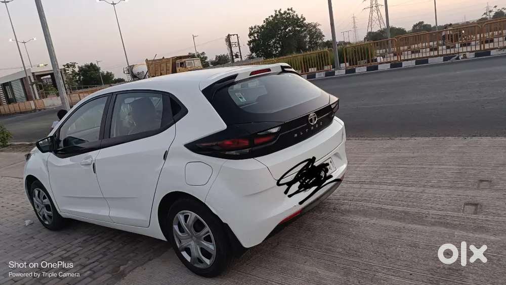 Tata Altroz Xm+ White Color