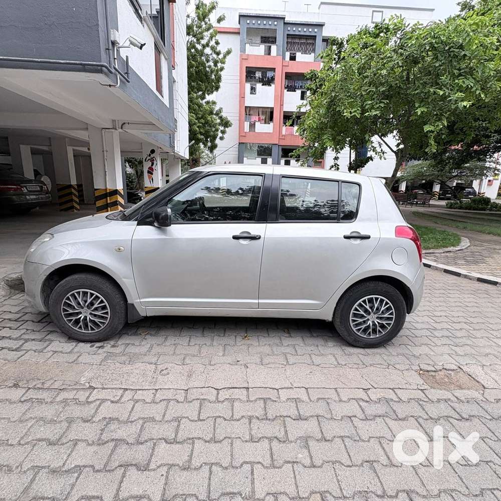 Maruti Suzuki Swift Petrol 2011