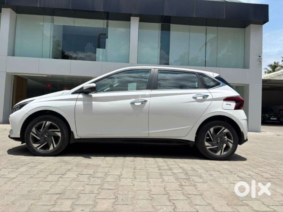Hyundai I20 Asta (o) 1.2 Ivt, 2023, Petrol