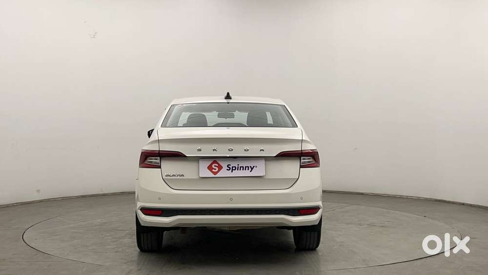 Skoda Slavia Ambition 1.0l Tsi At, 2023, Petrol
