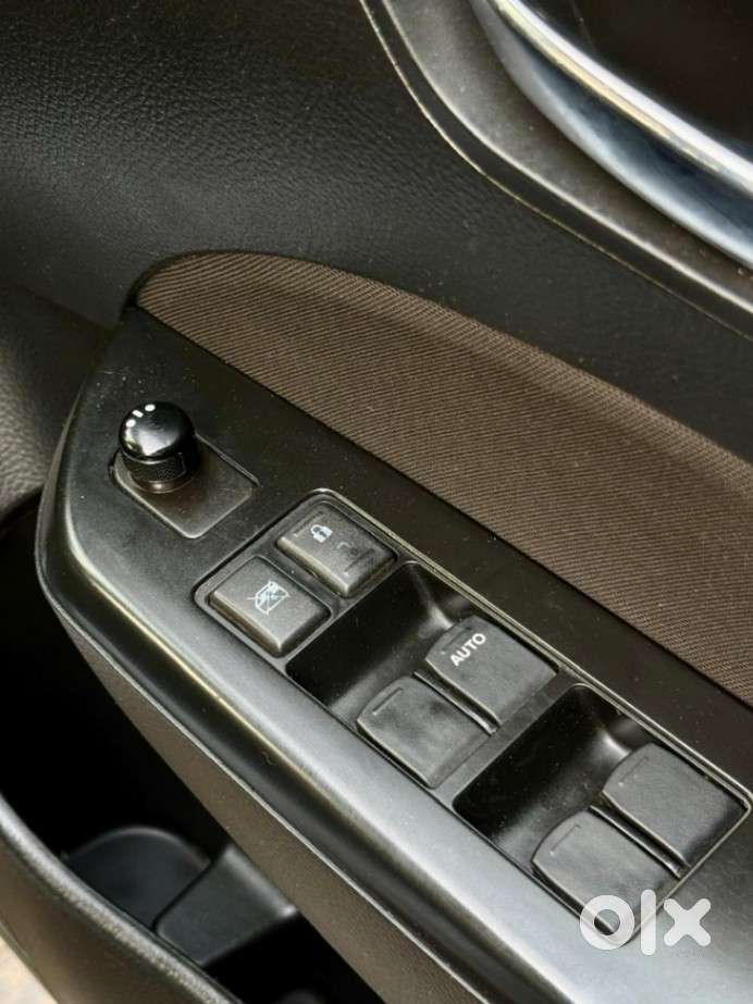 Maruti Suzuki Swift Vvt Zxi, 2013, Petrol