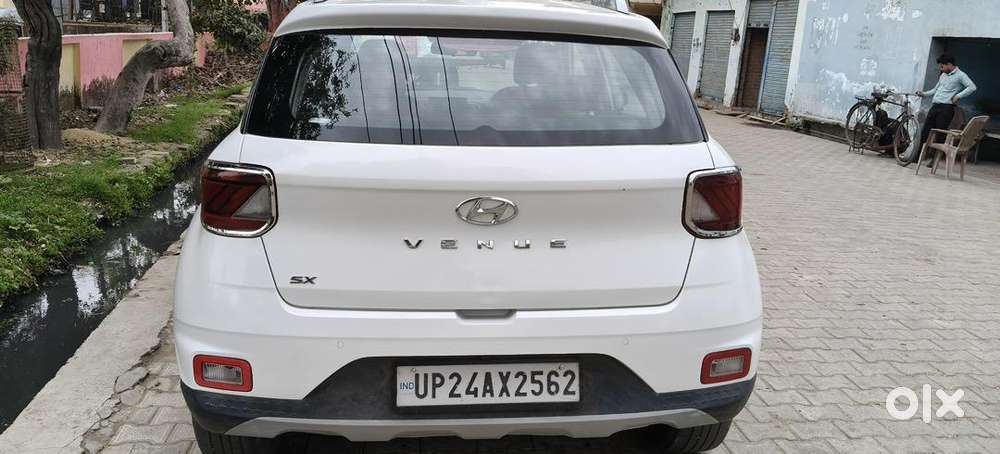 Hyundai Venue 2022 Diesel Well Maintained