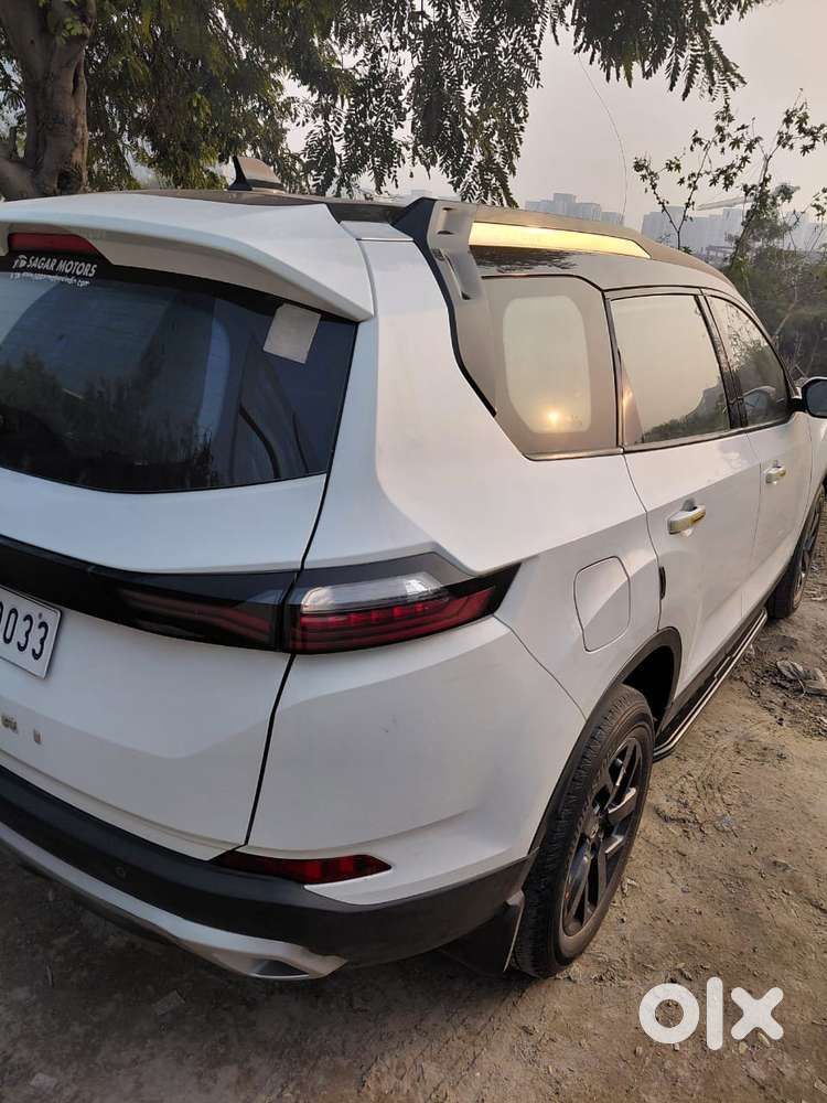 Single Used Safari With Captain Seats For Immediate Sale