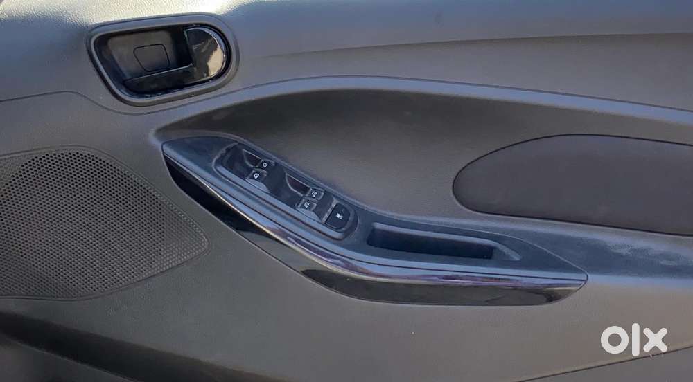 Ford Figo 2012-2015 Petrol Titanium, 2020, Petrol