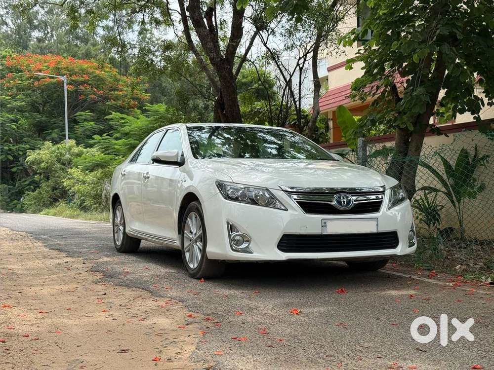 Toyota Camry Hybrid 2013
