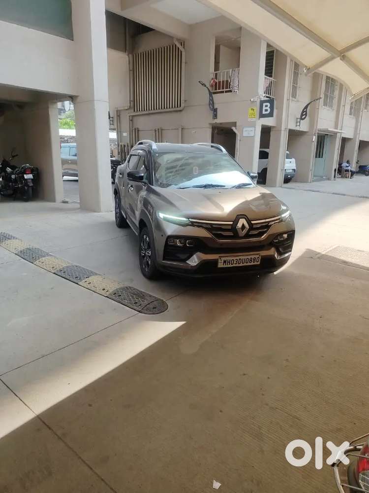 Top Model Renault Kiger Pure Family Driven Car