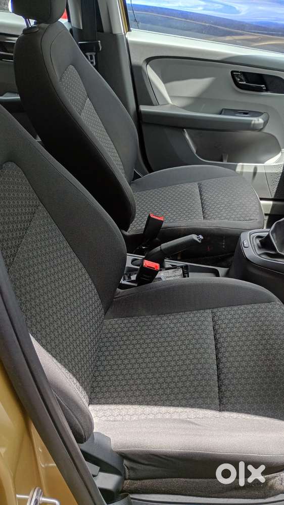 Tata Altroz 1.2 Xe, 2020, Petrol