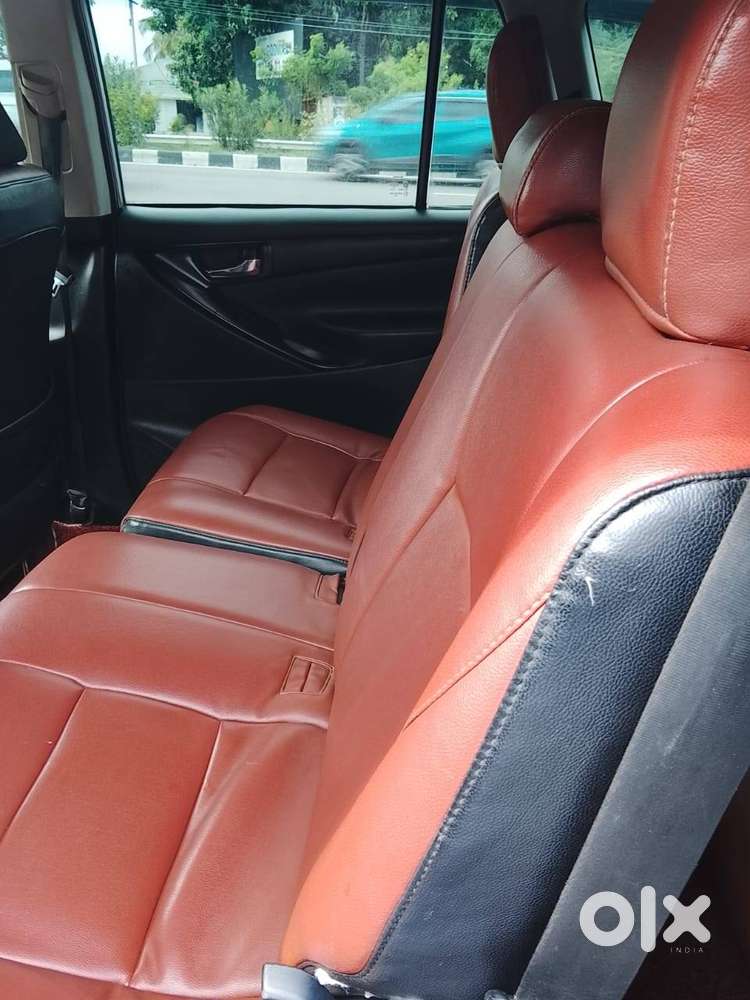 Toyota Innova Crysta 2.4 G