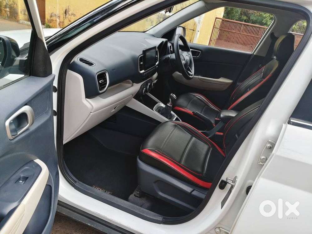 Hyundai Venue Sx (o) Mt 1.5 Diesel Dual Tone, 2019, Diesel