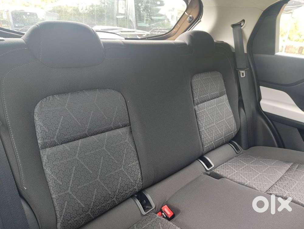 Tata Punch 1.2 Revotron Creative Amt Dual Tone, 2022, Petrol