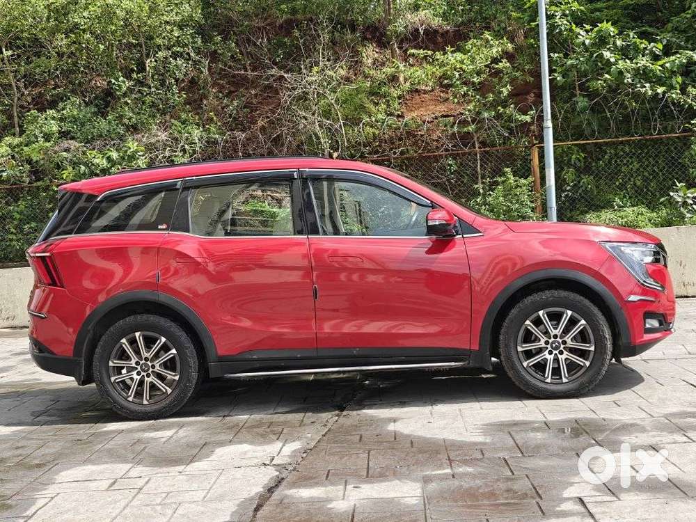 Mahindra Xuv700 2.0 Ax 7 Petrol Mt Str, 2022, Petrol