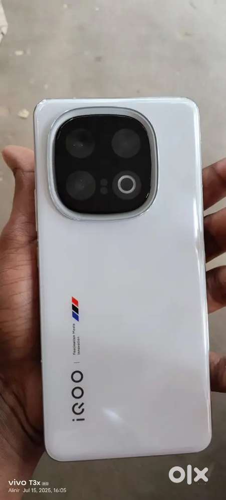 vivo iQOO 13　ホワイト【12GB/256GB】 Etoren.com | (Unlocked) Vivo iQOO 13 5G V2408A Dual Sim 256GB