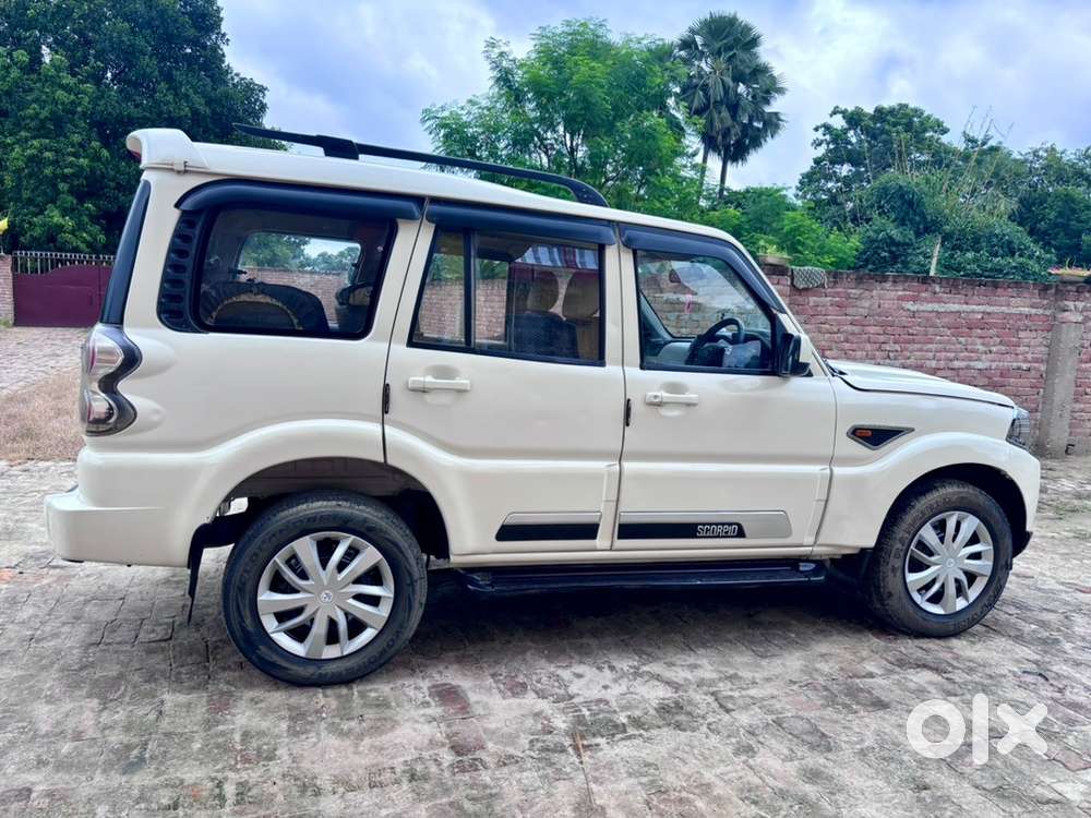 Mahindra Manual 2016 Year