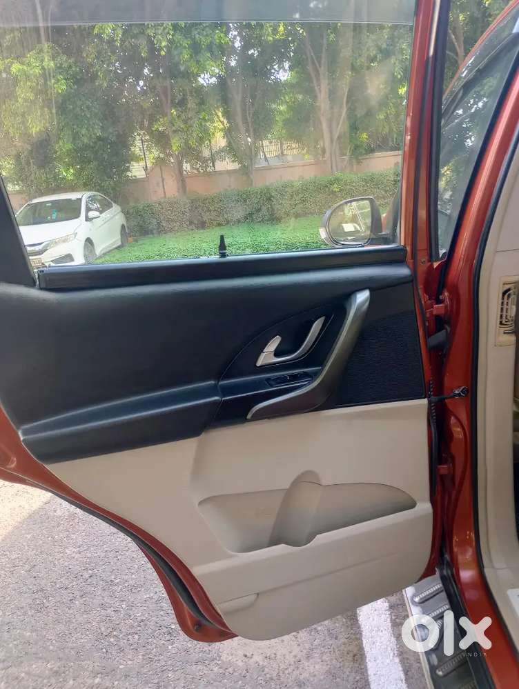 Mahindra Xuv500 At W6 Diesel 2017 In Excellent Condition