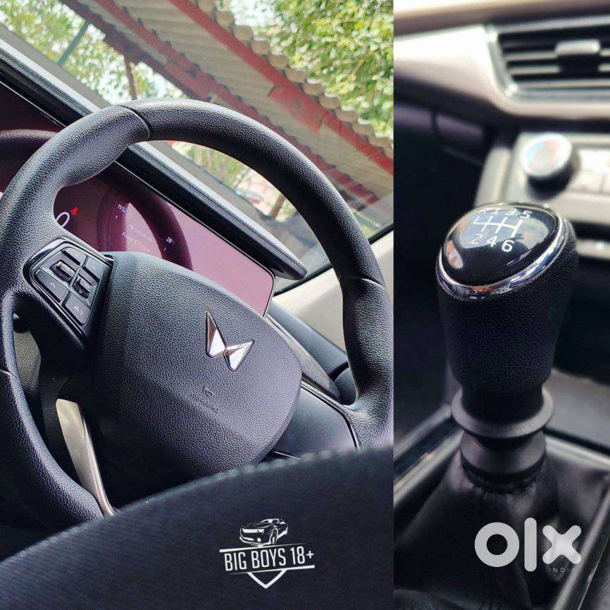 Mahindra Xuv700 Ax 5 Petrol Mt 7 Str (e), 2022, Petrol