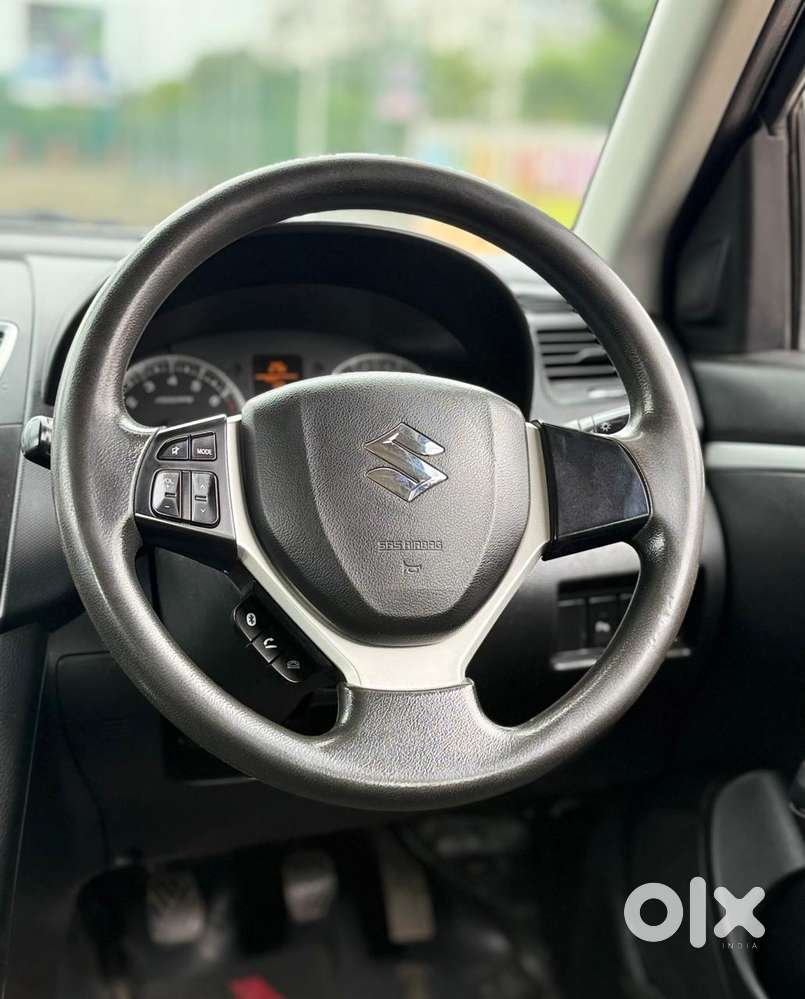Maruti Suzuki Swift Vvt Zxi, 2018, Petrol