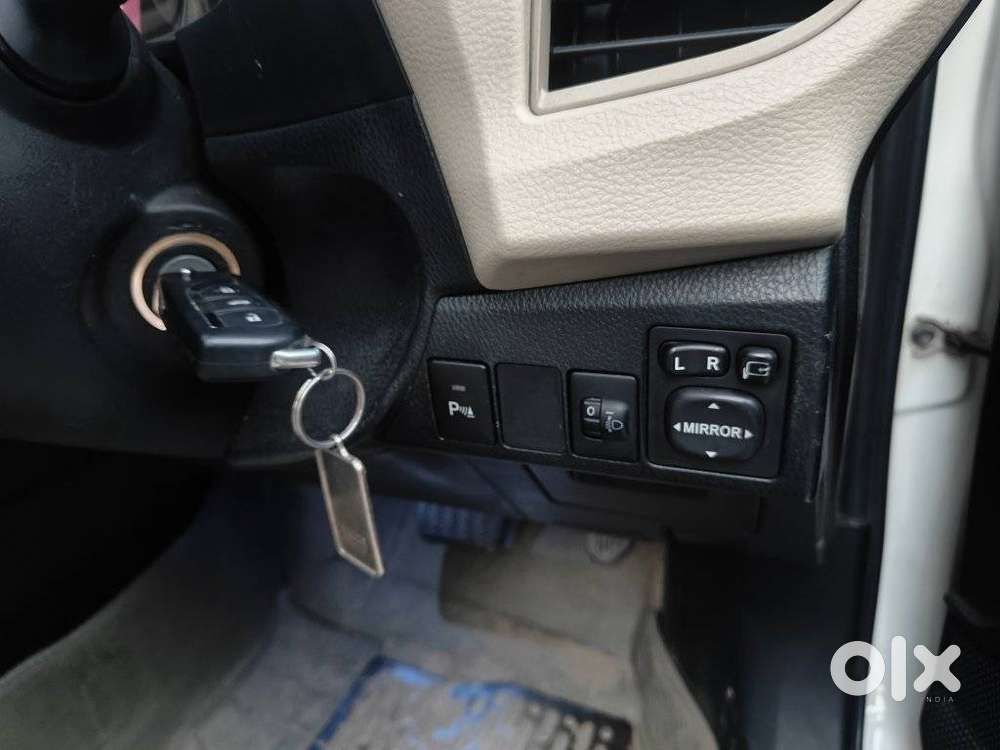 Toyota Corolla Altis G At, 2016, Petrol