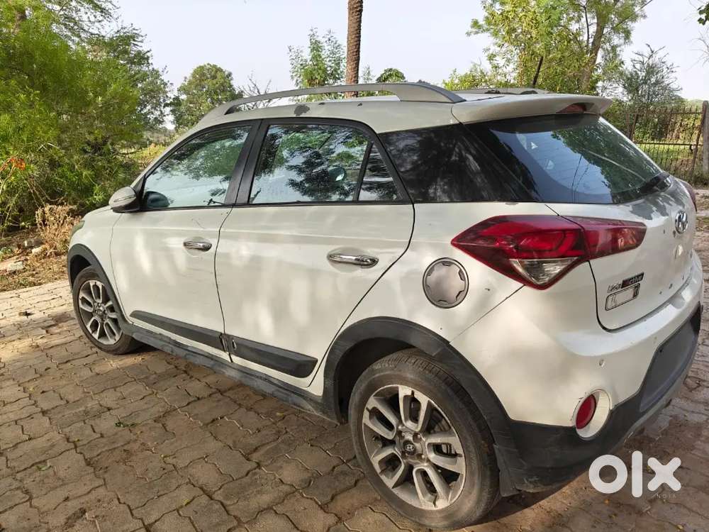 Hyundai I20 Active 2015 Diesel 120000 Km Driven