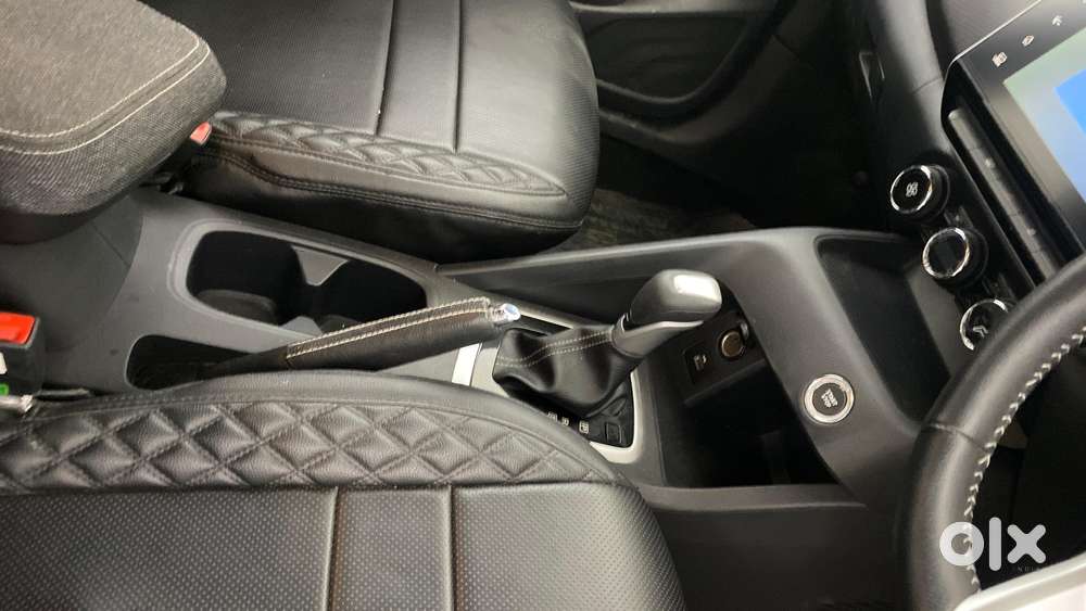 Nissan Magnite 1.0 Xv Premium Turbo Cvt, 2023, Petrol