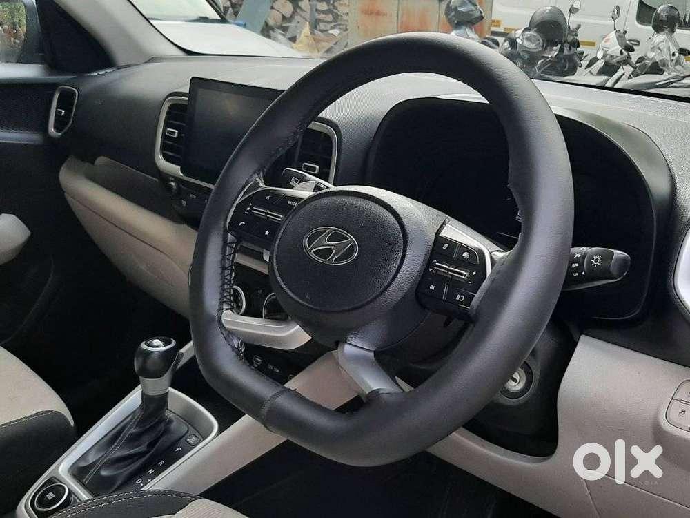 Hyundai Venue 1.0 S (o) Turbo Dct, 2023, Petrol