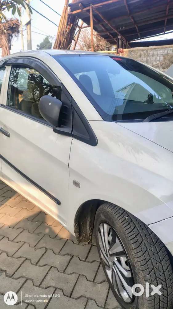 Monday Amaze,good Condition