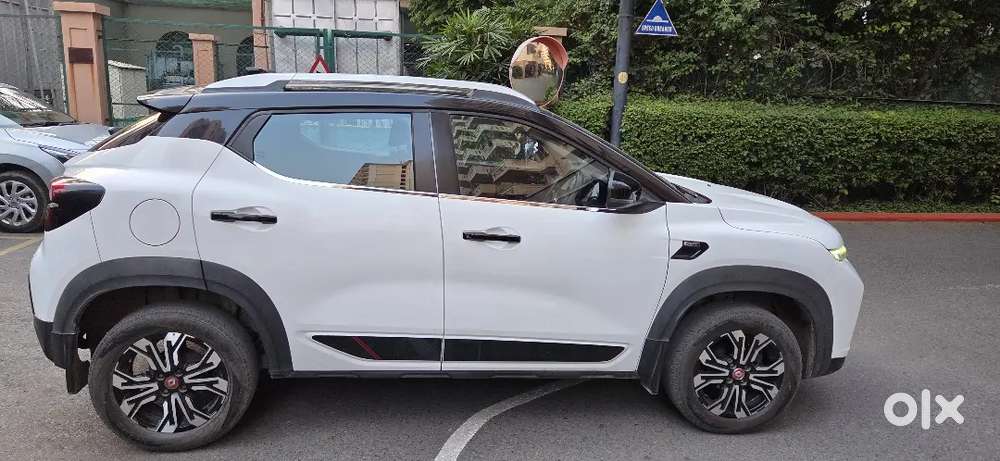 Renault Kiger Top End Dual Tone Petrol Automatic Well Maintained