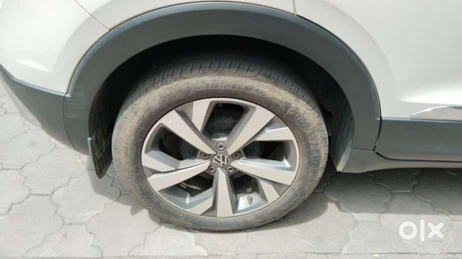 Volkswagen Taigun 1.0 Tsi Topline At, 2023, Petrol