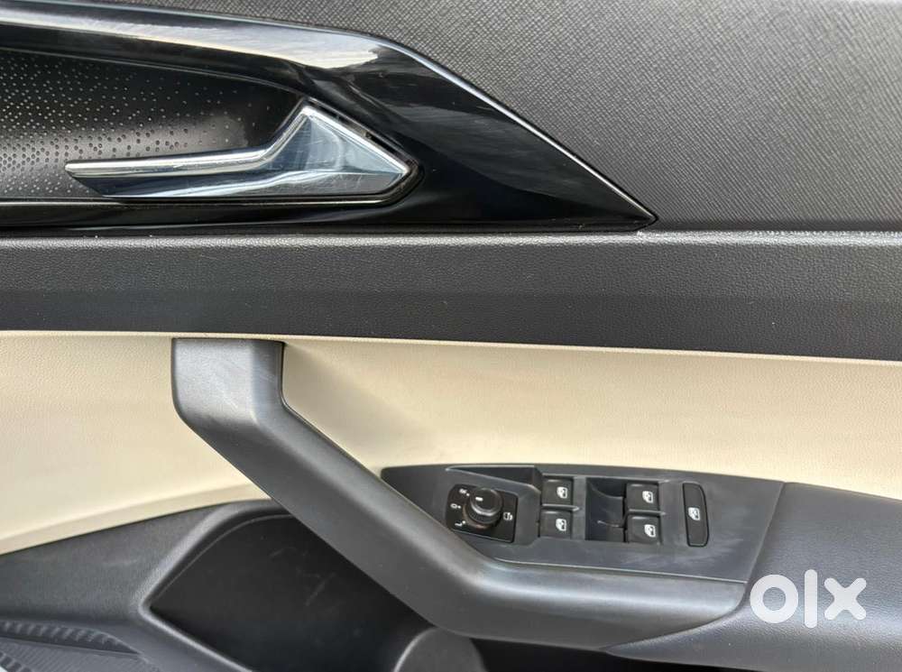 Skoda Slavia Style 1.0l Tsi At, 2022, Petrol