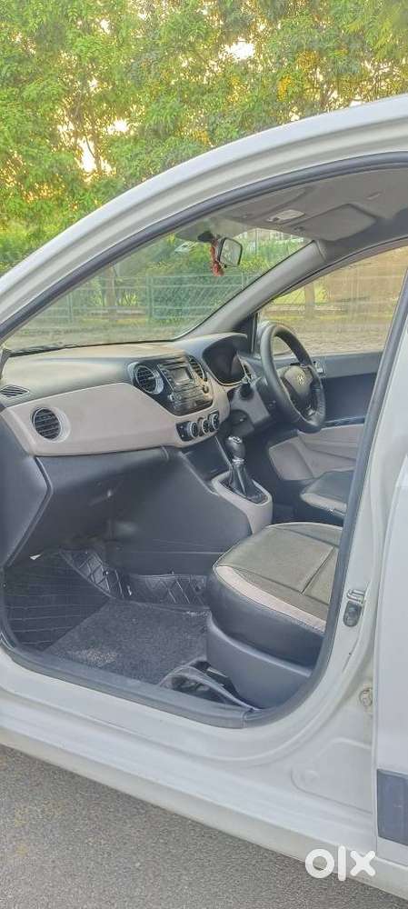 Hyundai Xcent 1.2l Kappa Dual Vtvt 5-speed Manual Base, 2015, Petrol